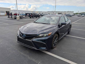 Auto Usado de Calidad a Precio Accesible, Toyota Camry Híbrido SE 2021, Volante a la Izquierda - Product Image 3