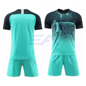 Ensembles d'uniformes de football personnalisés pour hommes de haute qualité, logo sur le devant, séchage rapide, respirant, 100% polyester, sans couture, manches courtes - Product Image 2