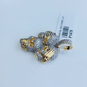 จี้หัวกระโหลกสีทอง10K ประดับเพชรทรงกลมแวววาวแวววาวโชว์ด้านข้างของคุณ - Product Image 3