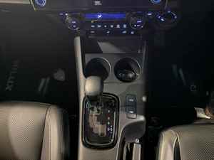 รถกระบะมือสองปี 2022 รุ่น Hilux เกียร์ธรรมดา เครื่องยนต์เทอร์โบ เบาะหนังสีเข้ม ตัวเลือกครบครัน สภาพดีเยี่ยม จัดส่งรวดเร็ว พวงมาลัยขวา - Product Image 3