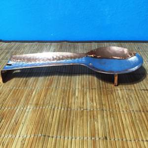 Resto de cuchara de cobre martillado hecho a mano Resto de cuchara personalizado Color personalizado Artesanía India hecha a mano - Product Image 3