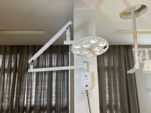 Nuevo producto al por mayor eléctrico 360 montado en la pared luz LED quirúrgica alto CRI 90 70000Lux iluminación cirugía clínica veterinaria - Product Image 4