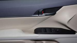 2023 modelo TOYOTA CAMRY LE básicos 2.5L gasolina - Product Image 5