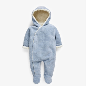 Venta caliente Ropa de bebé recién nacido Traje de cochecito de terciopelo azul Mono de invierno Mono personalizado con capucha para bebé con manga larga - Product Image 1