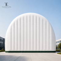 Dôme sportif préfabriqué en membrane PVDF avec câbles en acier, contrôle intelligent de la pression et du climat, arène toutes saisons pour terrains de tennis