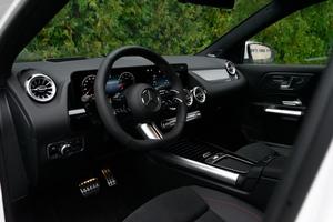 Mercedes-Benz GLA 200 2023, Trasmissione Automatica, Motore a Combustione Interna, Fari LED, Pneumatici R17, Potenza 120 kW (163 CV) - Product Image 6
