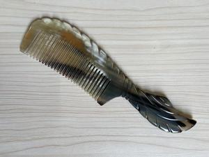 Peine de cuerno de búfalo natural 100% al por mayor peine de masaje de pelo Antiestático de dientes finos con mango redondo grueso para salones - Product Image 6