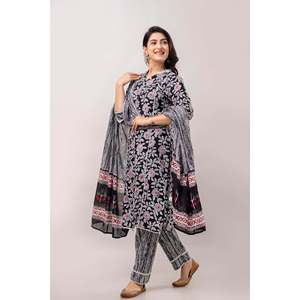 Conjunto de Kurta de Algodón Puro con Estampado Floral Negro, Pantalones de Chifón y Dupatta de Mulmul - Product Image 5