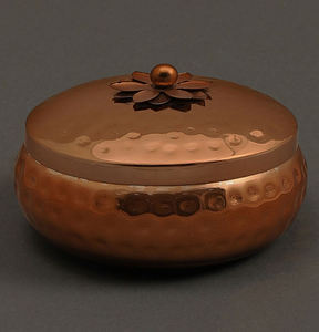 Pot de bougie en métal de conception standard avec couvercle fini or pour la décoration de maison et de mariage pot de bougie rond de table - Product Image 4