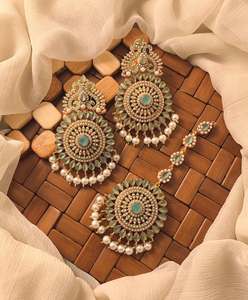 Venta al por mayor Top Venta de calidad de las mujeres de acero inoxidable Artificial Joyería Pendientes Conjuntos Precio barato para bodas - Product Image 5