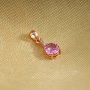 Colgante de rubí y esmeralda en oro rosa con baño de rodio - Product Image 4