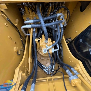 Excavadora de cadenas Caterpillar CAT323D2L usada, año 2024, 20 toneladas, cucharón de 1.19m, 753 horas, con motor Caterpillar, caja de cambios y PLC. - Product Image 2