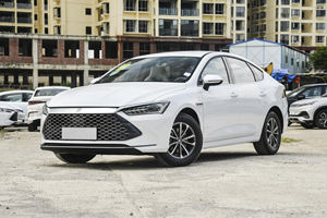 Sedán Híbrido Enchufable de 5 Puertas y 5 Asientos, Transmisión Automática, Autonomía NEDC de 601-700 km, Potencia del Motor de 200-250 kW, Batería de 90-110 kWh de Alta Capacidad - Product Image 6