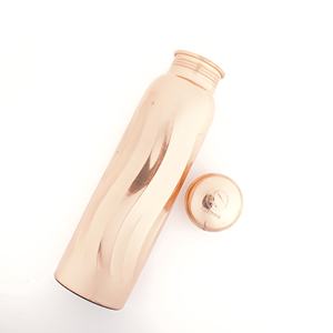 Bouteille d'eau en cuivre pur faite à la main récipient en cuivre ayurvédique bouteille d'eau de yoga bouteille d'eau en cuivre pour boire Design élégant - Product Image 3