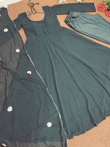 Nouvelle robe noire de créateur avec robe de soirée de mariage noire élégante Dupatta idéale pour les fêtes de mariage et les réceptions - Product Image 5