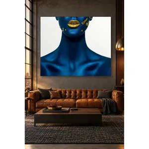 Impresión en lienzo de Fida con rostro pintado de azul y labios dorados - Product Image 3