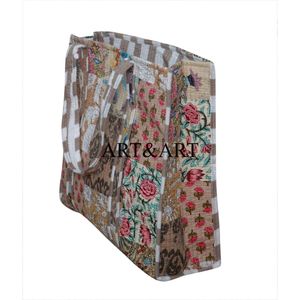 Sac fourre-tout matelassé vintage fait main pour femme, imprimé en bloc, fabriqué en Inde, idéal pour les sorties à la plage - Product Image 5