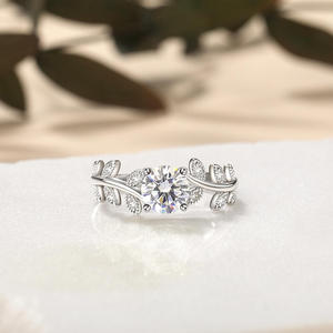 แหวนหมั้นแบบปรับได้รูปใบไม้เงินแท้ Jeulia ชุบทอง 18K แหวนแฟชั่นสุดโรแมนติก - Product Image 4