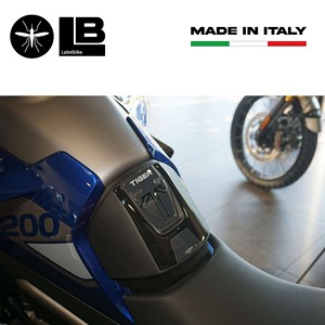แผ่นสติกเกอร์ติดถังน้ำมัน3D เหมาะสำหรับมอเตอร์ไซค์ Triumph Tiger 1200 GT and แรลลี่ Pro แบบพรีเมียมฝาครอบสำหรับการปรับแต่งอย่างมีสไตล์ - Product Image 3