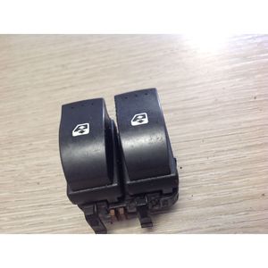 Panneau de boutons avant gauche RENAULT Megane ll Série 315040A (06>08) - Product Image 1