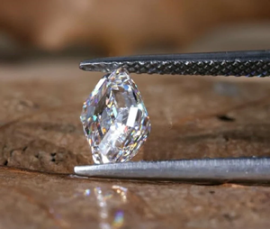 Diamant de 2.03 ct taille émeraude IGI certifié VS de laboratoire Qualité supérieure Clarté et brillance Parfait pour les bijoux et la personnalisation - Product Image 3