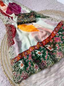 Sari en mousseline de soie pure de qualité supérieure pour femmes, plusieurs couleurs, travail de pallu pita, bordure butti, fabriqué en Inde - Product Image 4