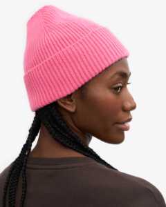 Custom High Quality Womens Acrylic Ribbed <b>Beanie</b> Cap PVC Patch Logo Black Winter Hat Wholesale Plain <b>Knitted</b> <b>Beanie</b> For Women - Product Image 3