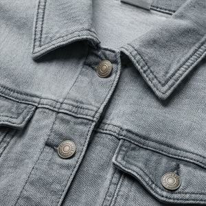 Chaqueta Varsity Casual Desgastada y Rasgada para Mujer, de Mezclilla de Calidad, Ajustada, con Lino, Spandex, Impermeable, Reversible y Transpirable - Product Image 4