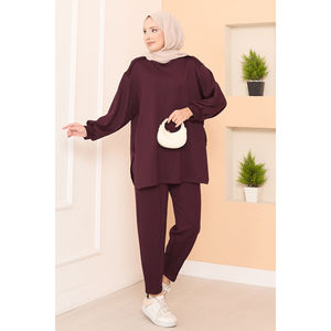 Conjunto Casual Oysho de Dos Piezas Color Borgoña, Talla XL, con Abertura Asimétrica y Detalle de Emblema, Traje Corto con un Diseño de Abertura Icónico - Product Image 5