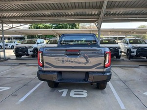 Camionetas Hilux Usadas 2025 con Motor de Gasolina 2.7 2TR, Cabina Simple, 4 Asientos, Faros LED, Neumáticos R17, Aire Acondicionado Automático, en Venta - Product Image 6