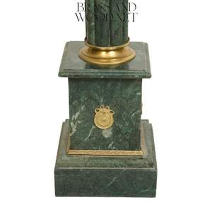 Socle classique en marbre vert jade avec colonne cannelée et capitale en laiton doré - Product Image 5