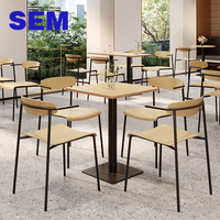 Ensemble table et chaises de salle à manger au design moderne SEM pour bar de restauration rapide, hôtel, cantine, restaurant, café - Prix usine, matériau en bois