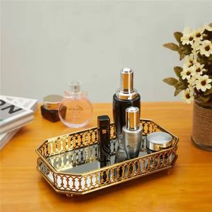 Bandeja decorativa moderna de metal y espejo antiguo con acabado chapado en oro Diseño elegante de forma redonda para servir en el Hotel - Product Image 3