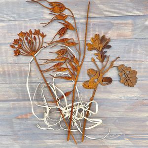 Estacas de Aluminio Hechas a Mano con Diseño Floral para Jardín, Creando Hermosas Exhibiciones Decorativas al Aire Libre para un Hogar Vibrante de Temporada - Product Image 4