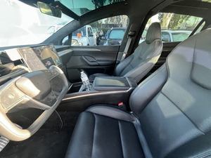 Limpieza perfecta 2024 T e s l a Modelo X AWD - Product Image 3