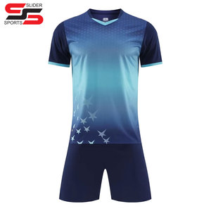 Venta al por mayor de uniformes de entrenamiento y deportes, nuevo modelo, última impresión, logotipo personalizado y nombre del equipo, conjunto de uniformes de fútbol - Product Image 2