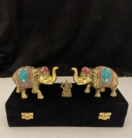 Meilleure qualité fait à la main antique plaqué or pierre cloutée éléphant et ganesha argent éléphant figure mariage retour cadeau indien