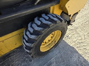 Cargadoras HHOLLANDD L218 NUEVAS de 2011 con Bomba Hidráulica y Caja de Cambios MOOG - Product Image 4