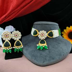 Conjunto de collar Kundan de piedra grabada con detalles intrincados de lujo para mujer para bodas, festivales, gargantillas de moda étnica, collares - Product Image 2