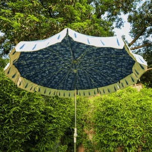 Parasol de décoration de jardin en coton grand parapluie en coton fabriqué à la main imprimé avec un design Bagru pour les mariages et les jardins - Product Image 1