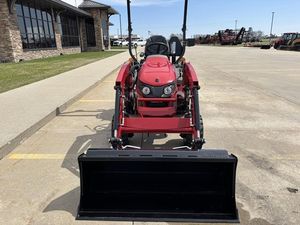 Tracteur agricole CASE IH FARMALL 25SC 4x4 2x2 en bon état, prix de gros. Composants principaux : pompe et boîte de vitesses. - Product Image 3