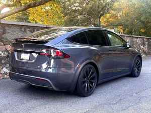 Modèle X électrique 2024 AWD d'occasion, jantes en alliage, sièges 3ème rangée, intérieur cuir, navigation, démarrage à distance, rétroviseurs électriques, éclairage - Product Image 2