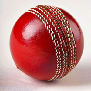 ลูกคริกเก็ตแบบแข็ง น้ำหนัก 154 กรัม รับผลิตโลโก้เอง มีหลายขนาดให้เลือก-สีแดง - Product Image 4