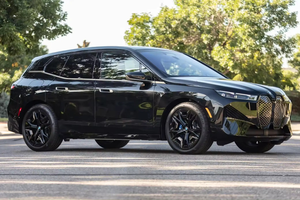 SUV IX M60 2025 Usado en Buen Estado (Kilometraje 1-25000 Millas) 4x4/AWD Transmisión Automática Volante a la Izquierda Cuero Emisión Euro IV - Product Image 6