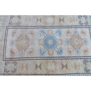 Tapis turc vintage, petit tapis de 2,6 x 4,3 pieds, tapis bleu et blanc à bordures - Product Image 4