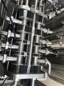 Pasteurizador de Placas con PLC y Bomba para el Procesamiento Continuo de Alimentos Líquidos Basado en Condiciones Operativas Definidas - Product Image 2