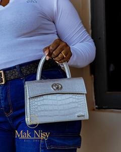 Mini sac à main à imprimé animalier avec bandoulière et fermeture à fermoir en fausse fourrure pour femme - Product Image 3