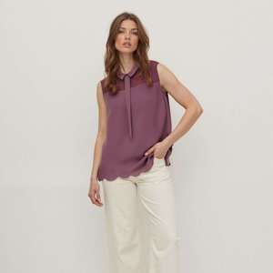 Camiseta sin mangas malva ligera para mujer, blusa sin mangas de verano con bordado y detalle de dobladillo festoneado, logotipo transpirable en la parte delantera - Product Image 1