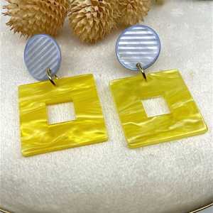 Boucles d'oreilles artisanales en résine élégantes et durables de haute qualité bijoux d'approvisionnement en usine - Product Image 3