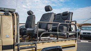 Nuevo Camioneta Toyota Safari 2023, 299HP, 6 Cilindros, Volante a la Izquierda, Motor Diésel, Transmisión Manual - Product Image 3